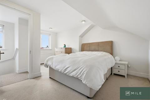 2 bedroom flat for sale, Purves Road, London NW10