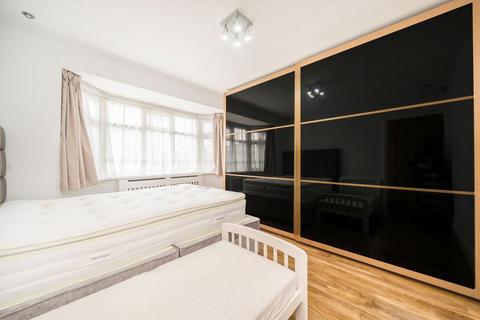 undefined, Avalon Road, London W13