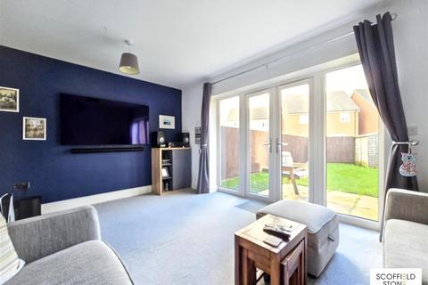 3 bedroom semi-detached house for sale, Arnfield Drive, Hilton, Derby