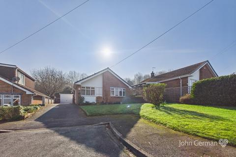 2 bedroom detached bungalow for sale, Deepdale Close, Burton-on-Trent