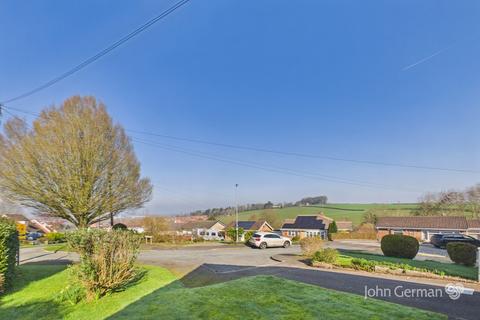 2 bedroom detached bungalow for sale, Deepdale Close, Burton-on-Trent