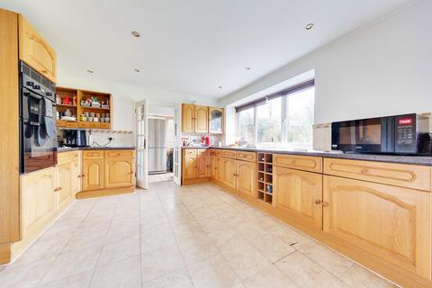 4 bedroom detached bungalow for sale, Well Hill, Orpington