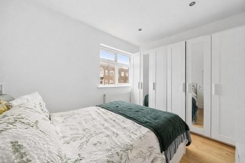 2 bedroom flat to rent, Church Hill Road, Barnet EN4