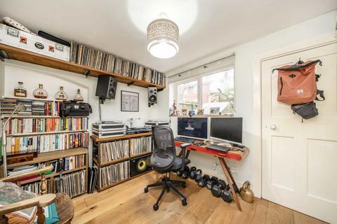 3 bedroom house for sale, Garratt Lane, London SW17