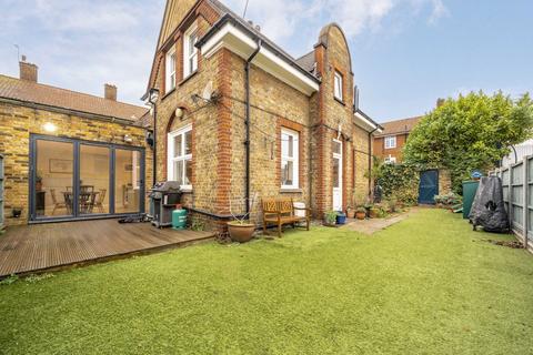 Garratt Lane, London SW17