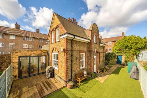 3 bedroom house for sale, Garratt Lane, London SW17