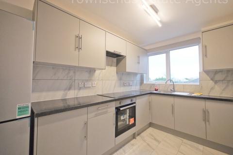 2 bedroom flat to rent, Eastbury Avenue, Northwood HA6