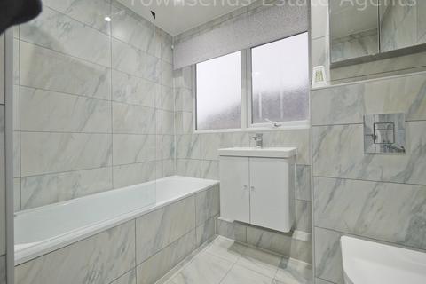 2 bedroom flat to rent, Eastbury Avenue, Northwood HA6