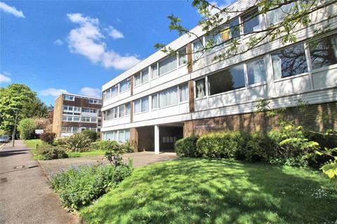 2 bedroom flat for sale, Ravenswood Court, Woking GU22