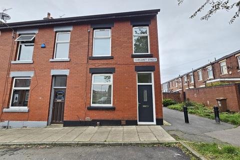 3 bedroom end of terrace house to rent, Margaret Street, Heywood, OL10 3HB
