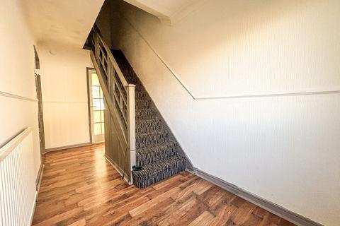 3 bedroom semi-detached house to rent, 77 Inglemire Lane