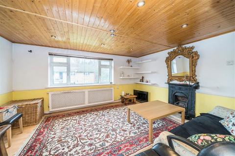 2 bedroom flat to rent, Rathmell Drive, London SW4