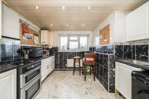2 bedroom flat to rent, Rathmell Drive, London SW4