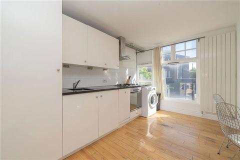 2 bedroom flat to rent, Albert Bridge Road, London SW11