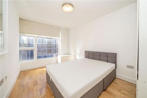 2 bedroom flat to rent, Albert Bridge Road, London SW11