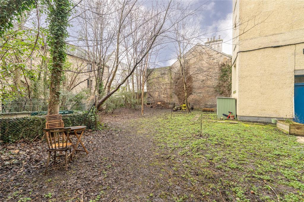 Shared Rear Garden