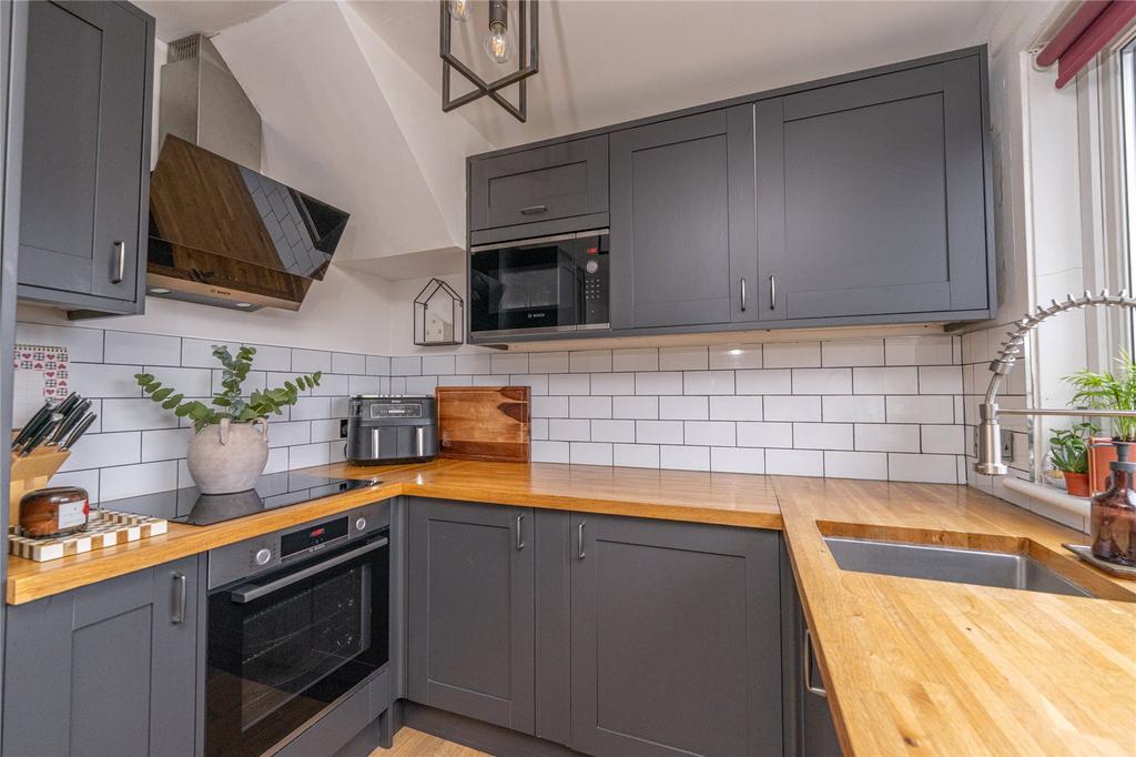 Kitchen Alt