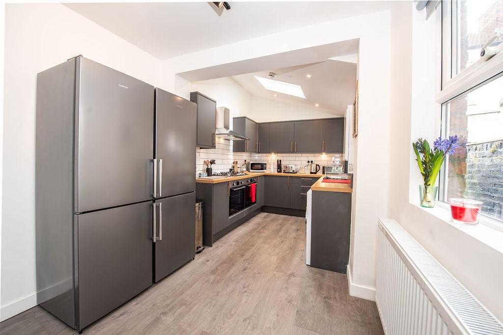 49 Halsbury Road-12