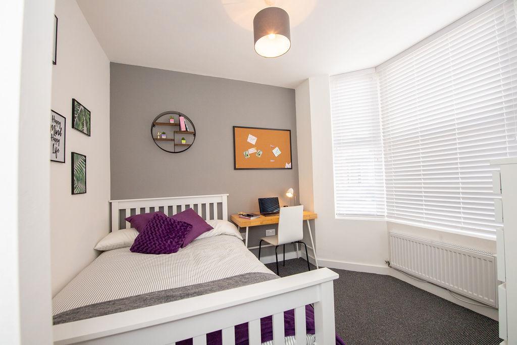 49 Halsbury Road-83