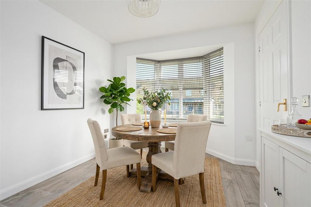 8 Troon Pl-Staged 0001.jpg