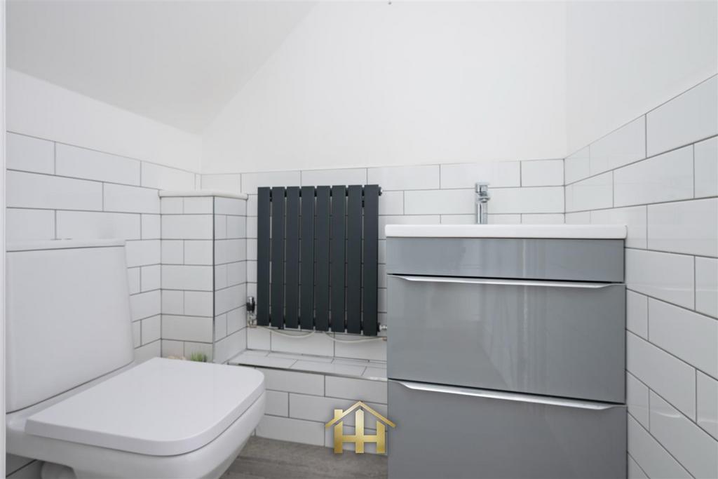 8 Troon Pl-0014.jpg