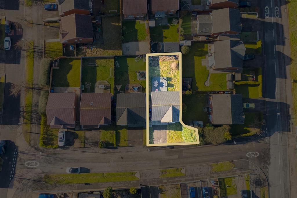 8 Troon Pl-Drone-0001.jpg