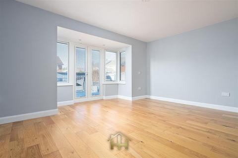undefined, Troon Place, Dundee DD2