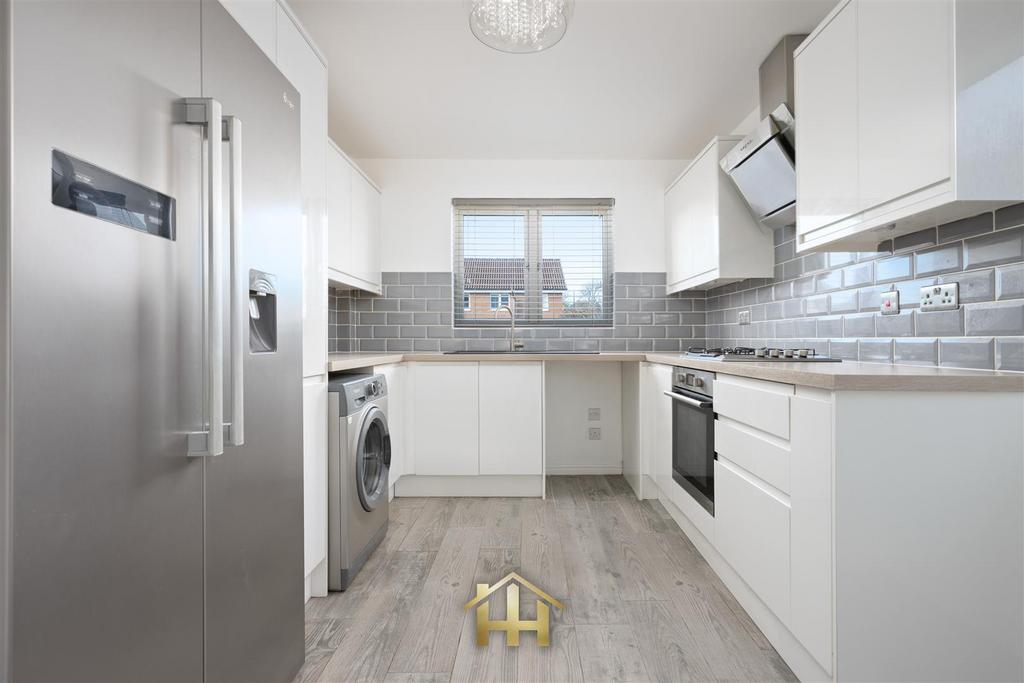 8 Troon Pl-0009.jpg