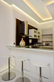 2 bedroom flat to rent, Courtfield Gardens, Earls Court, London, SW5
