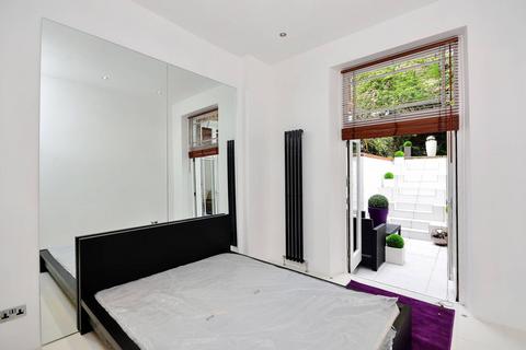 2 bedroom flat to rent, Courtfield Gardens, Earls Court, London, SW5