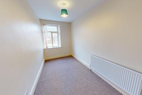 3 bedroom apartment to rent, Collinson Street, West Yorkshire BD19