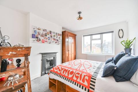 4 bedroom flat for sale, West Ella Road, Harlesden, London, NW10
