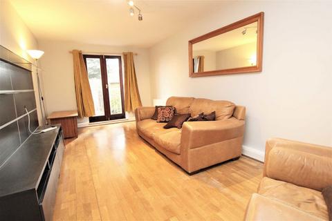 2 bedroom flat to rent, Strawberry Terrace, London N10
