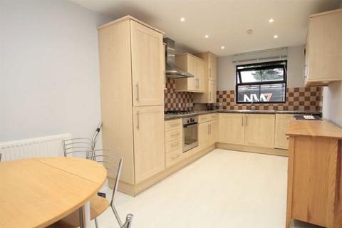 2 bedroom flat to rent, Strawberry Terrace, London N10