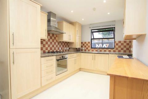 2 bedroom flat to rent, Strawberry Terrace, London N10