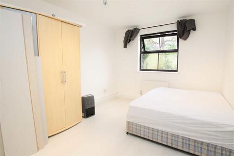 2 bedroom flat to rent, Strawberry Terrace, London N10