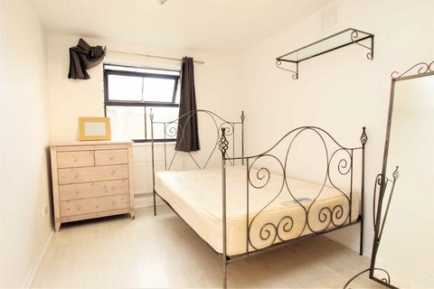 2 bedroom flat to rent, Strawberry Terrace, London N10