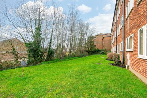 1 bedroom apartment for sale, Finchley Lodge, Gainsborough Road, London, N12