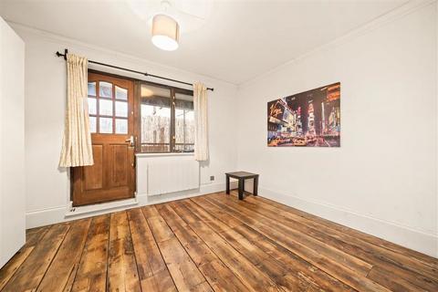 1 bedroom flat to rent, Lewisham Way, London SE4