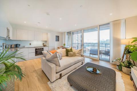 2 bedroom flat for sale, Greyhound Parade, London SW17