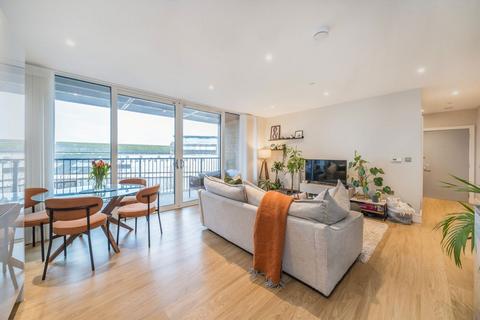 2 bedroom flat for sale, Greyhound Parade, London SW17