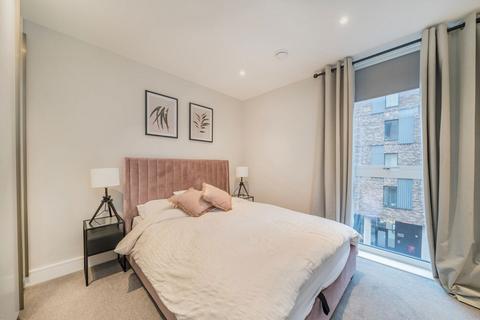 2 bedroom flat for sale, Greyhound Parade, London SW17