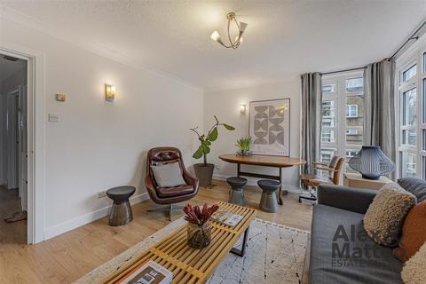 1 bedroom flat for sale, Eleanor Close, Canada Water, SE16