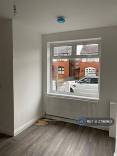 3 bedroom terraced house to rent, Newearth Road, Walkden, M28