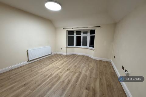1 bedroom flat to rent, Fairdene Road, Coulsdon, CR5