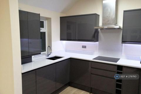 1 bedroom flat to rent, Fairdene Road, Coulsdon, CR5