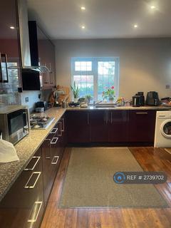 1 bedroom in a house share to rent, Stanway Gardens, Edgware, HA8