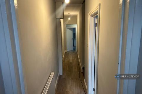 3 bedroom terraced house to rent, Strode Crescent, Sheerness, ME12
