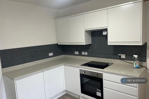 3 bedroom terraced house to rent, Strode Crescent, Sheerness, ME12