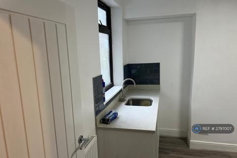 3 bedroom terraced house to rent, Strode Crescent, Sheerness, ME12